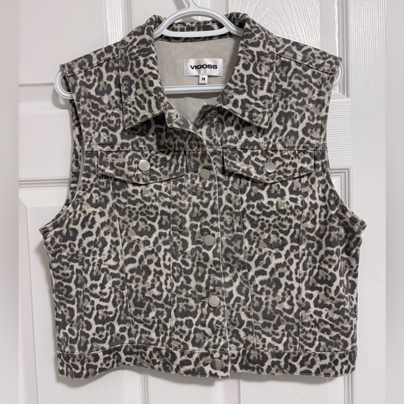 Vigoss Jackets & Blazers - Vigoss Cheetah Trucker Vest